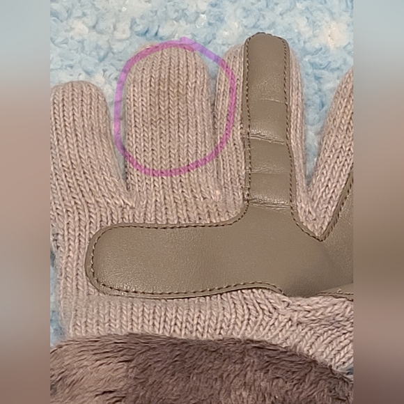 Women's Isotoner Gloves (Grey) - Picture 8 of 8